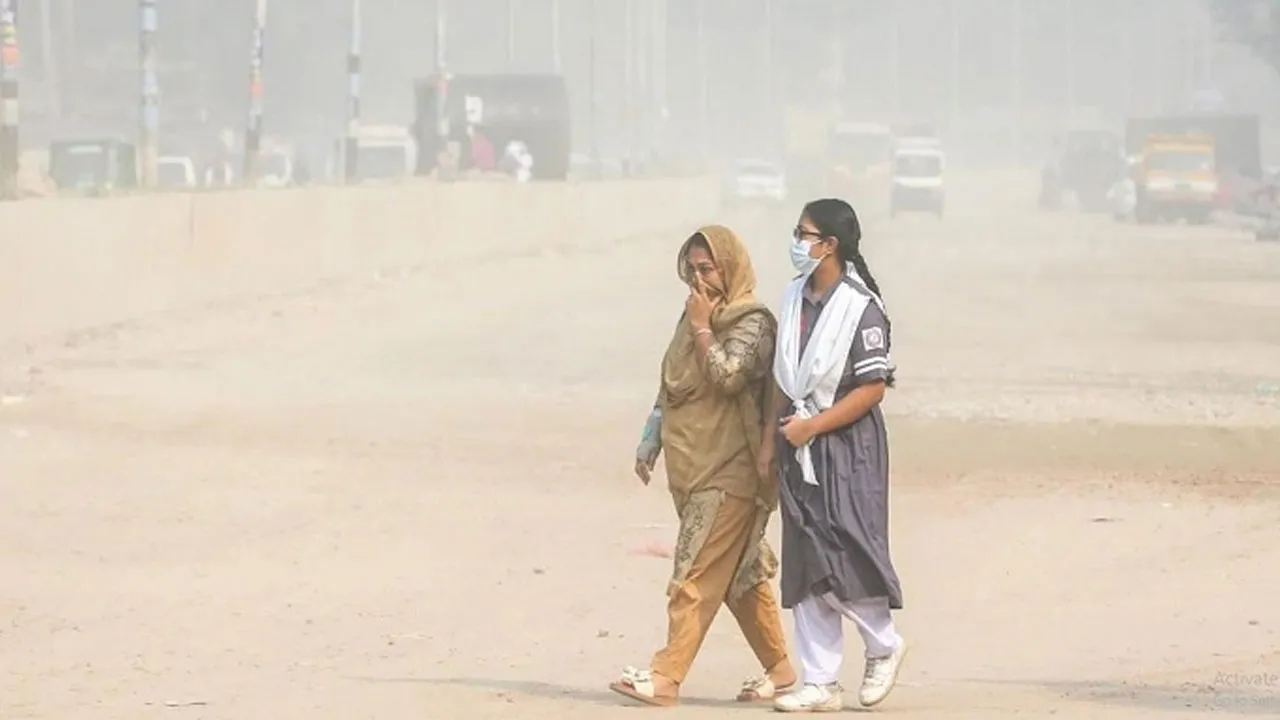 দূষণে চার নম্বরে ঢাকার বাতাস, শীর্ষে দিল্লি