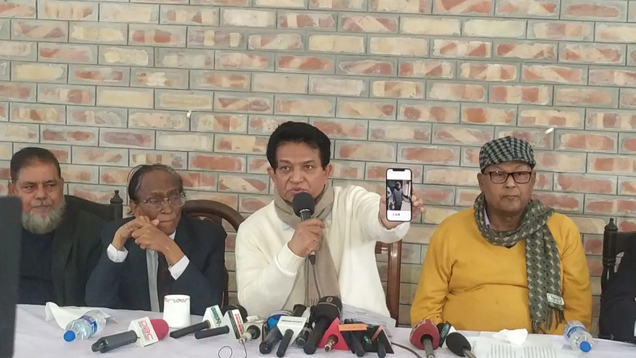 শামীম হকের বাহিনী ও পুলিশ হুমকি দিচ্ছে : এ কে আজাদ