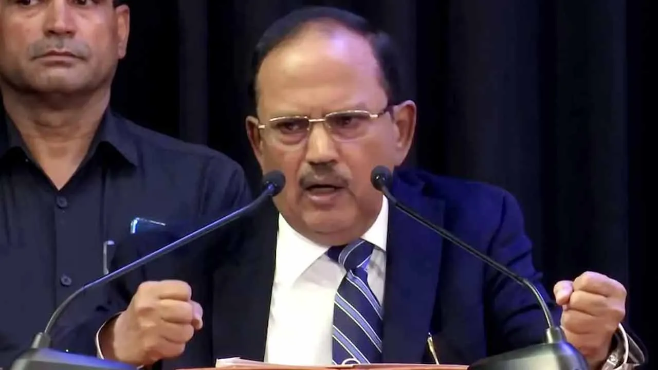 দুর্বল শাসন ব্যবস্থাই বাংলাদেশে সরকার পরিবর্তনের কারণ: অজিত দোভাল