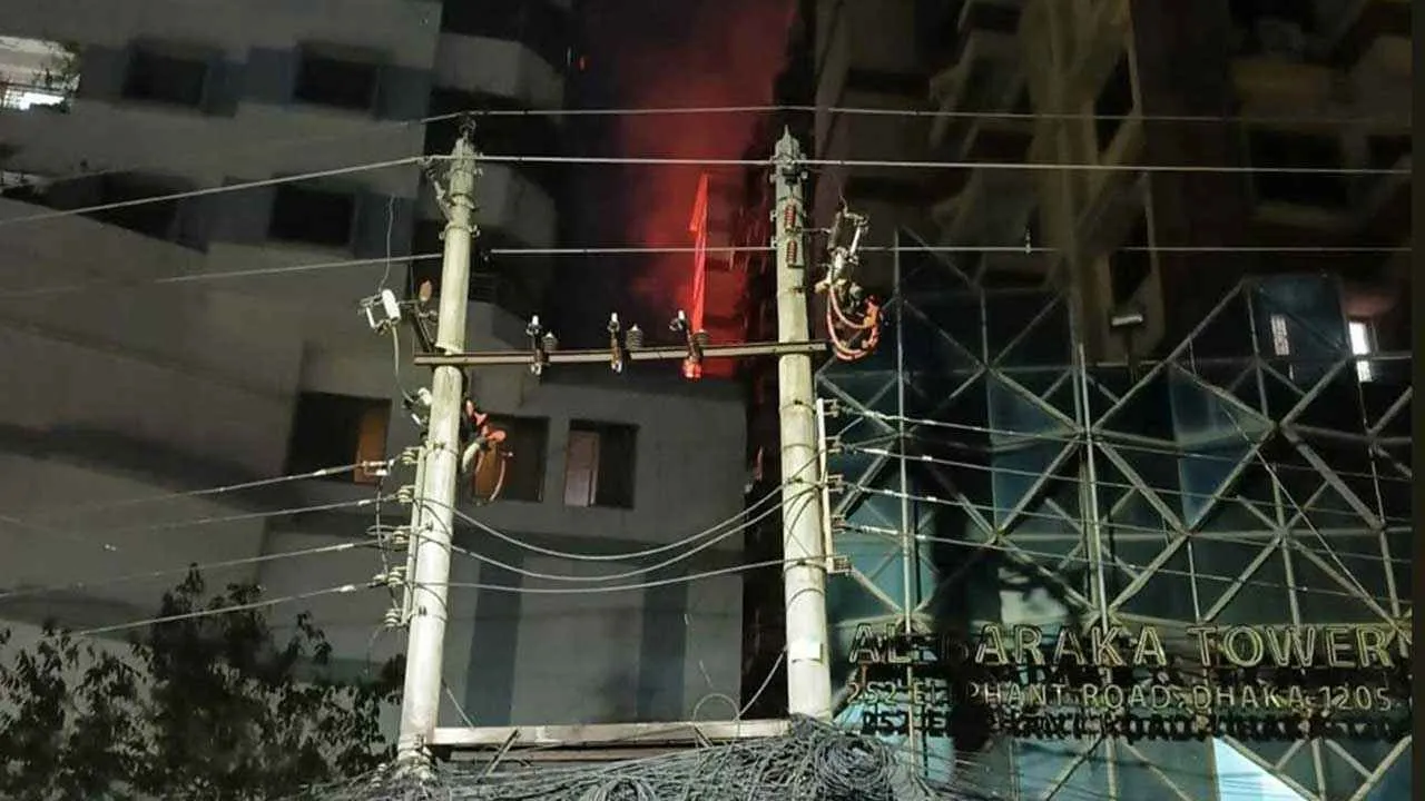 আল বারাকা টাওয়ারের আগুন নিয়ন্ত্রণে