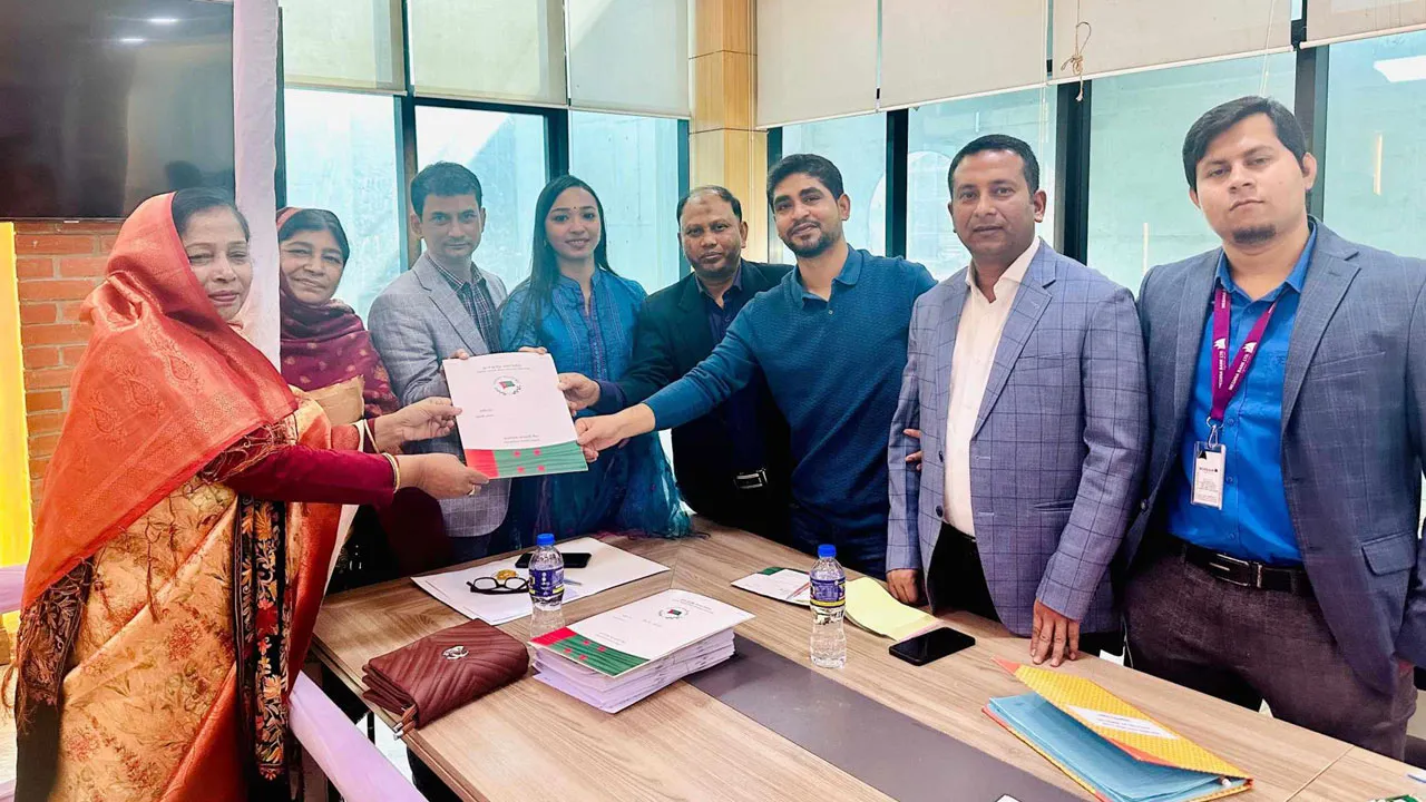 সংরক্ষিত নারী আসন : দ্বিতীয় দিনের মতো মনোনয়ন ফরম বিক্রি করছে আ.লীগ