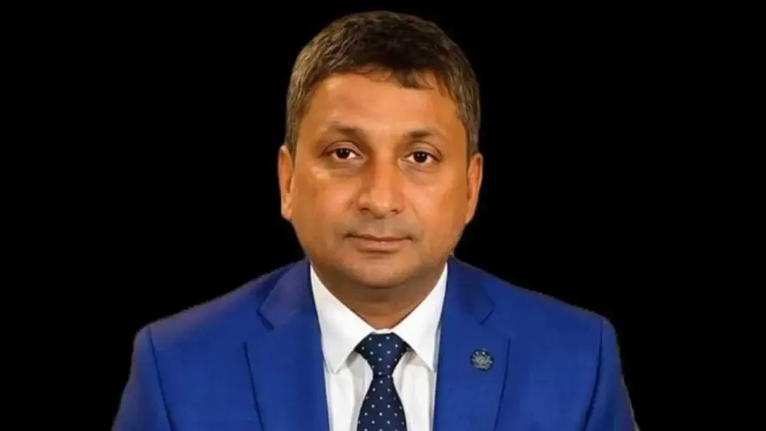 রাতে শপথ নিচ্ছেন সরোয়ার আলমগীর