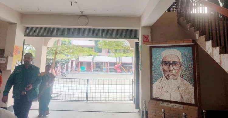 ভোটকেন্দ্র ঘিরে কড়া নিরাপত্তা, বাইরে পাহারায় নৌকা সমর্থকরা