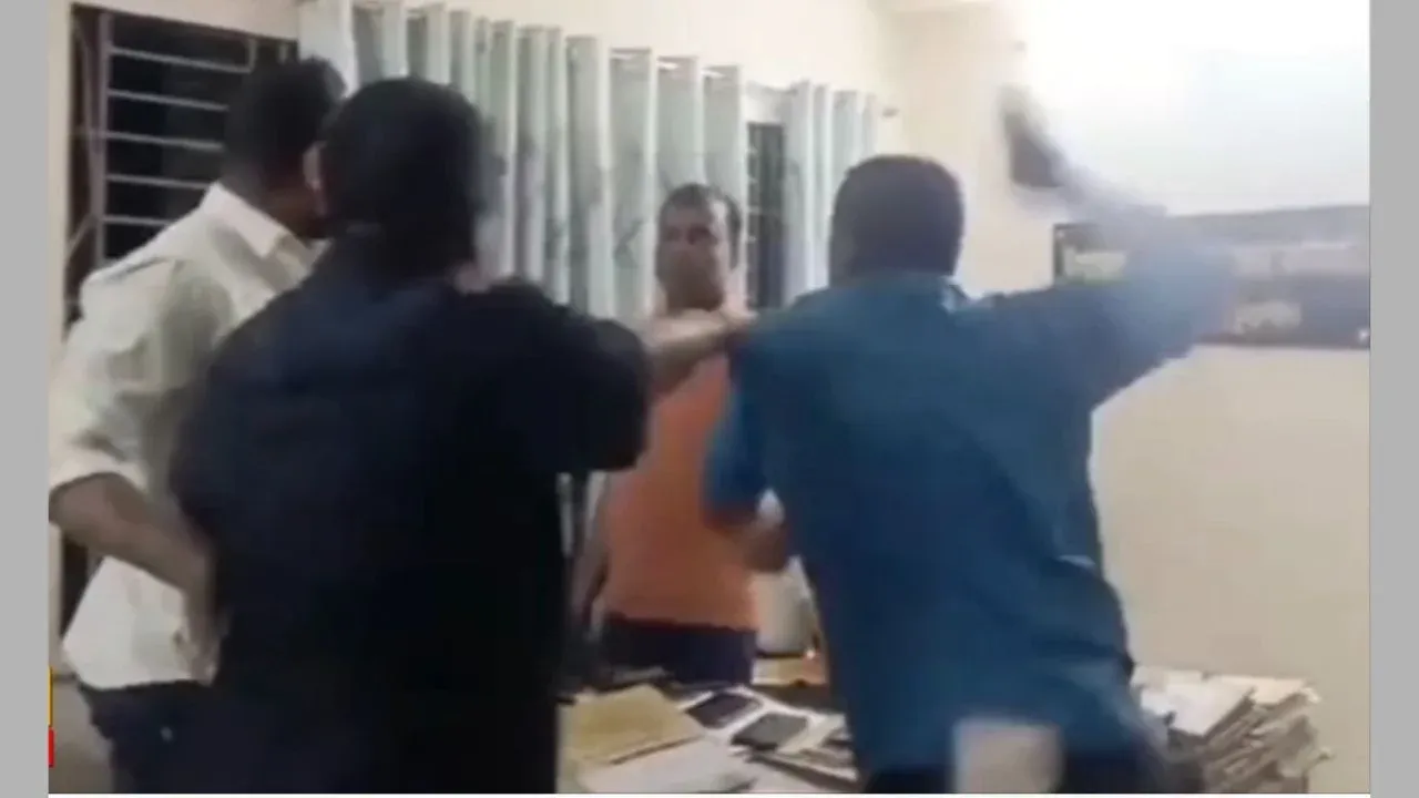 মব সৃষ্টি করতে এসে মবের শিকার এক নেতা