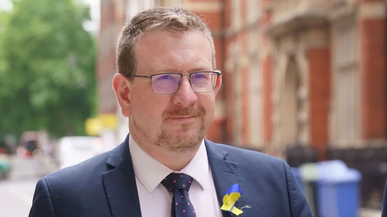 andrew-gwynne-20250209100528