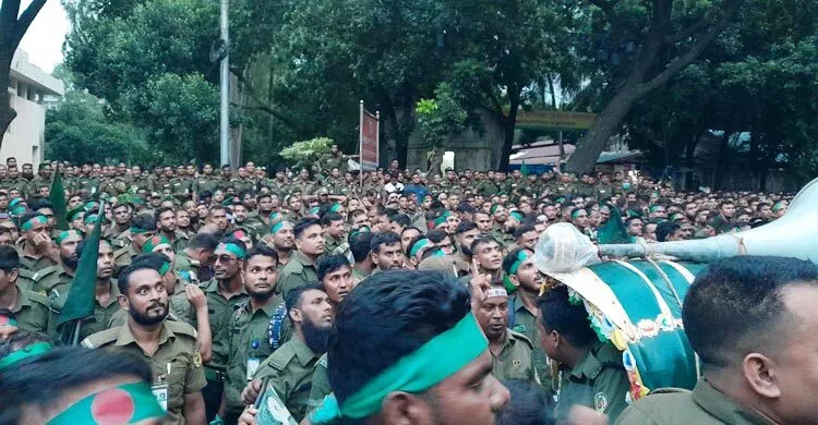 ‘রেস্ট প্রথা’ বাতিলের সিদ্ধান্ত, মানছেন না আনসাররা