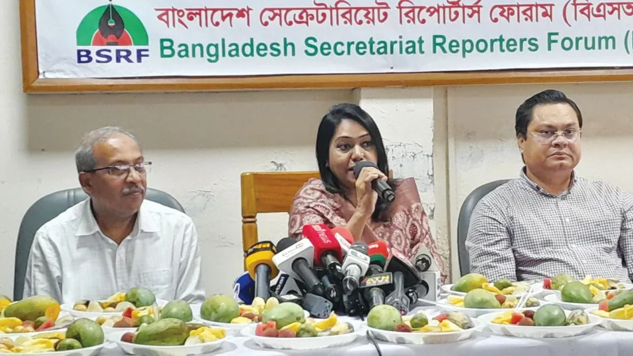 অপতথ্যের ভিড়ে ভেতরের খবর বের করুন: তথ্যসচিব