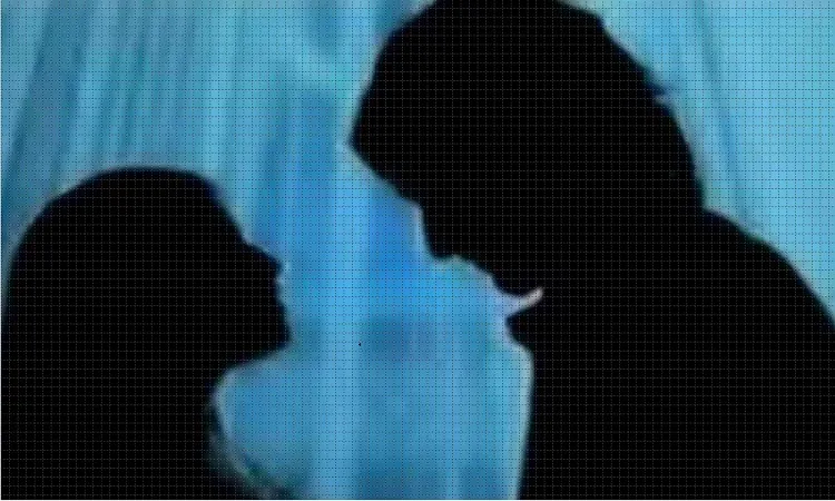 নারী পুলিশের সঙ্গে আপত্তিকর অবস্থায় ইন্সপেক্টর প্রদীপ কুমার