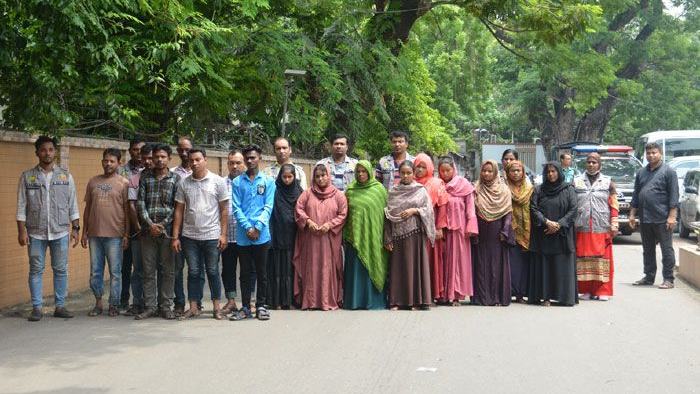 নারী পকেটমার চক্রের সদস্যসহ ১৬ জন গ্রেপ্তার
