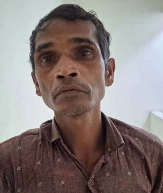 স্ত্রীর গলা কেটে হত্যার ঘটনায় স্বামী গ্রেফতার