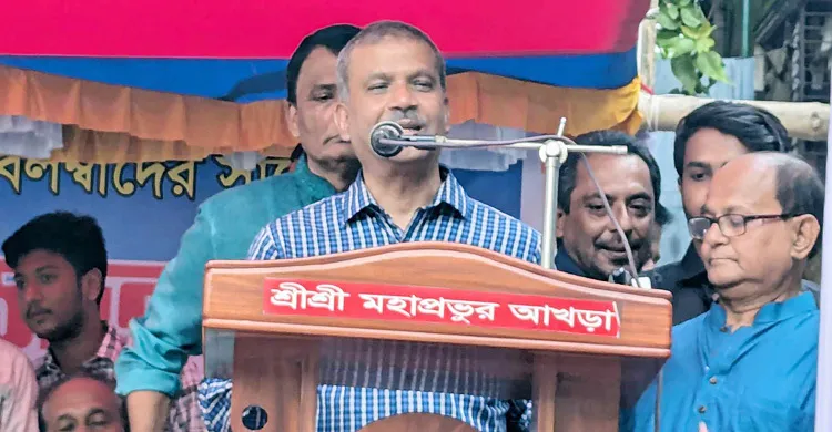 রাজনৈতিক দলের ফাঁদে পা দেবেন না: সনাতন ধর্মাবলম্বীদের আসিফ নজরুল
