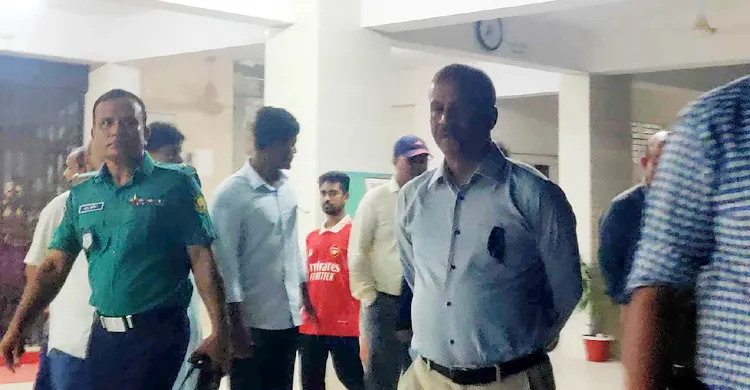 মাইলস্টোন ছাড়লেন দুই উপদেষ্টা-প্রেস সচিব