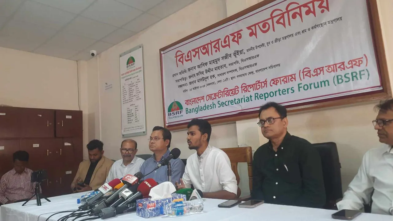 সাকিবের দেশে আসা-যাওয়ায় আইনি বাধা নেই : আসিফ মাহমুদ