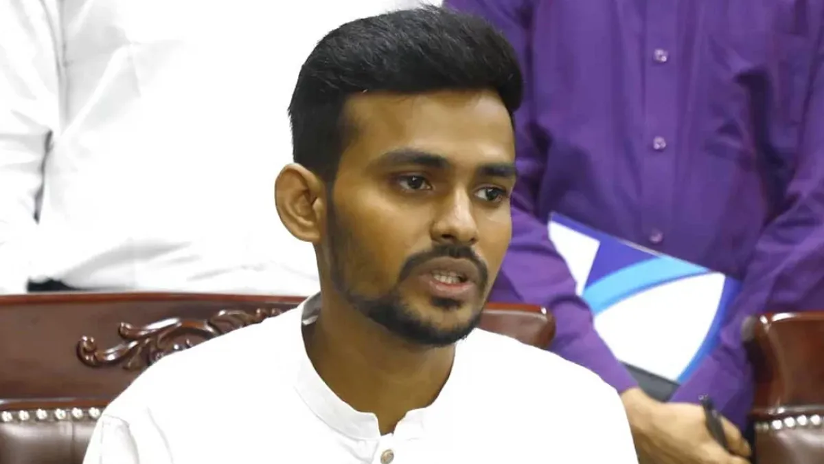 আমাকে দুর্নীতির মহাসাগরে ছেড়ে দেয়া হয়েছে: উপদেষ্টা আসিফ