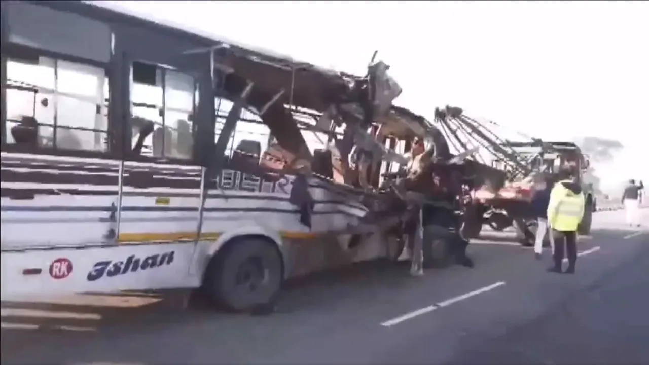 আসামে সড়ক দুর্ঘটনায় নিহত অন্তত ১৪