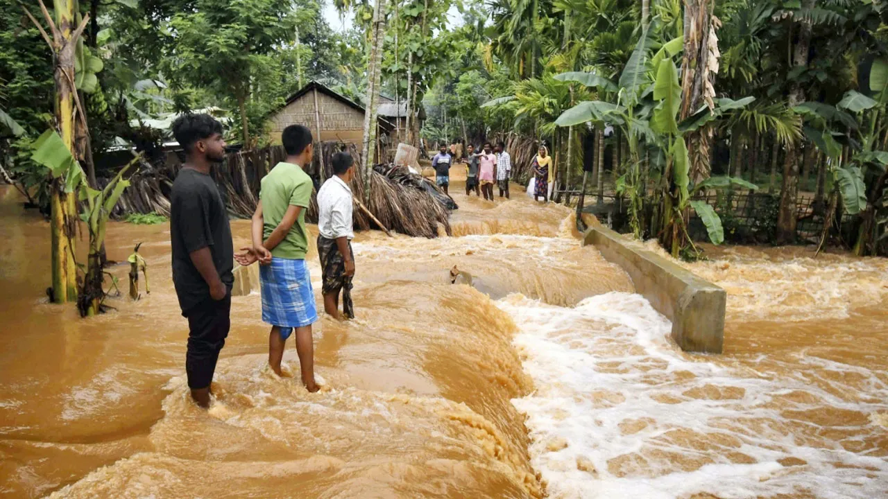 আসামে বন্যা : মোট নিহতের সংখ্যা পৌঁছাল ৮৫ জনে