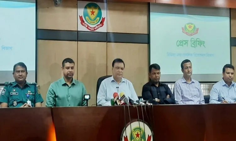 নিউ মার্কেটে সংঘর্ষ : ঢাকা কলেজের ৫ শিক্ষার্থী গ্রেফতার