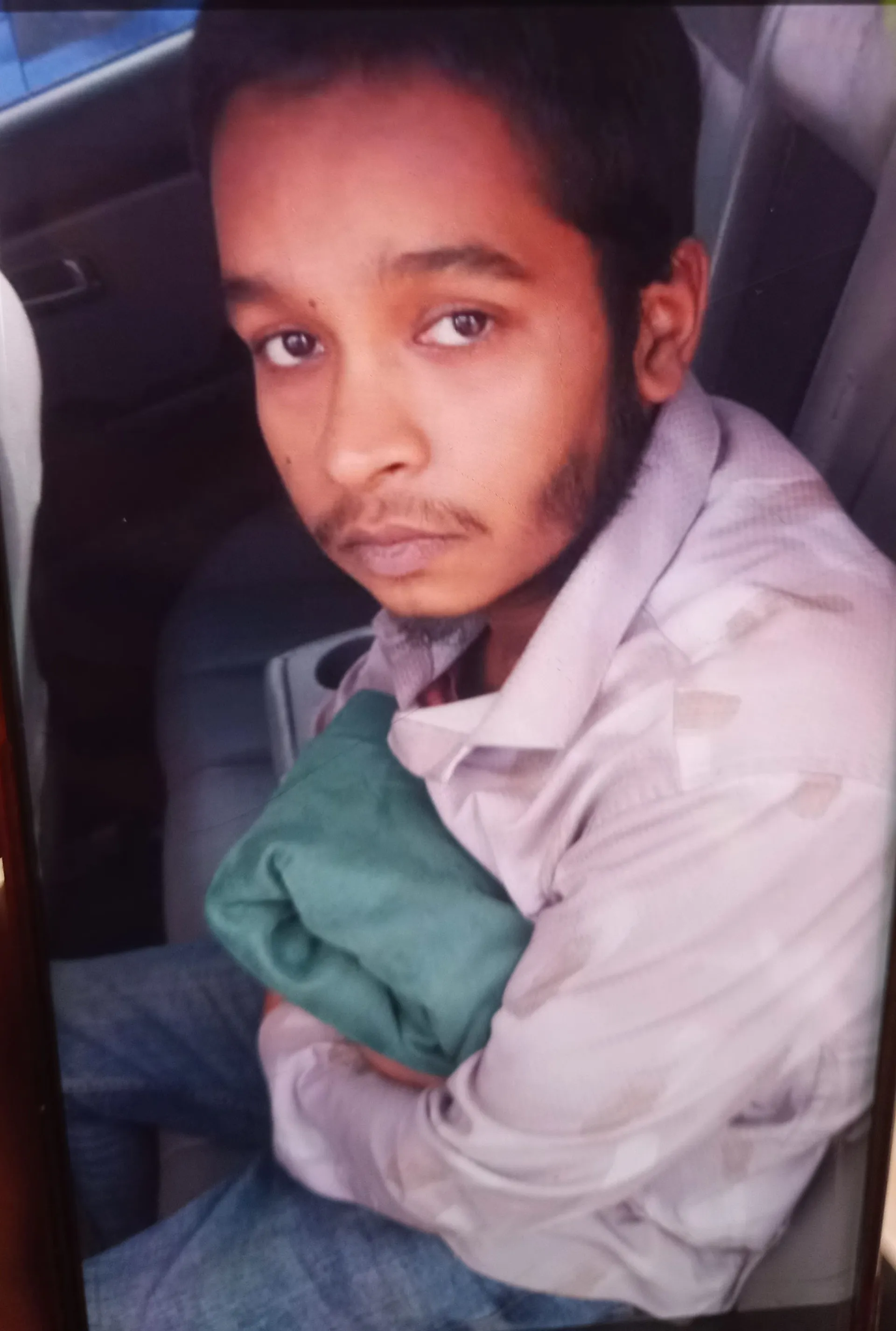 ৪৩ লাখ টাকা দিয়েও খোঁজ নেই যুবকের