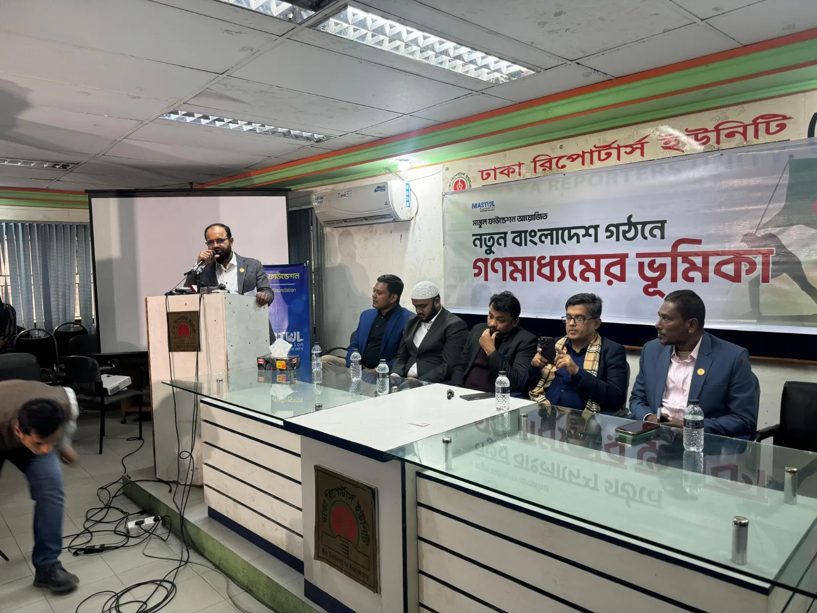জুলাই বিপ্লবে ভূমিকা রাখায় ১৩ সাংবাদিককে মাস্তুল ফাউন্ডেশনের সম্মাননা