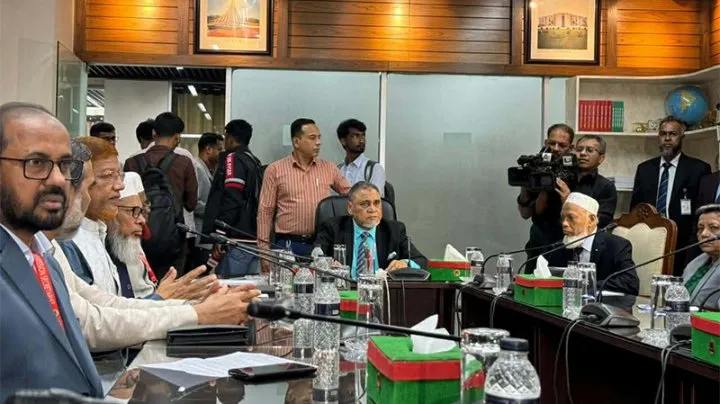 ইসির সঙ্গে বৈঠকে বসেছে জামায়াতে ইসলামী