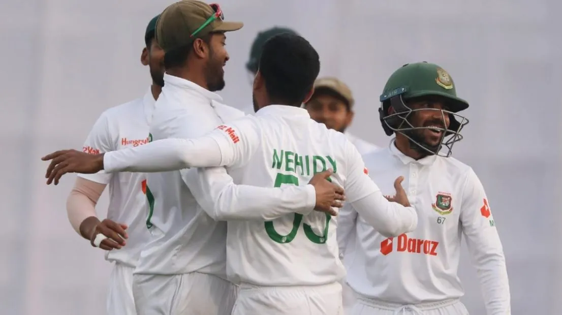 তৃতীয় দিনে ঢাকা টেস্ট জমিয়ে তুলল বাংলাদেশ