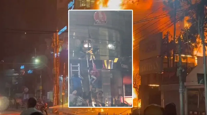 কাচ্চি ভাই রেস্টুরেন্টে ভয়াবহ আগুন, বাঁচার জন্য আকুতি