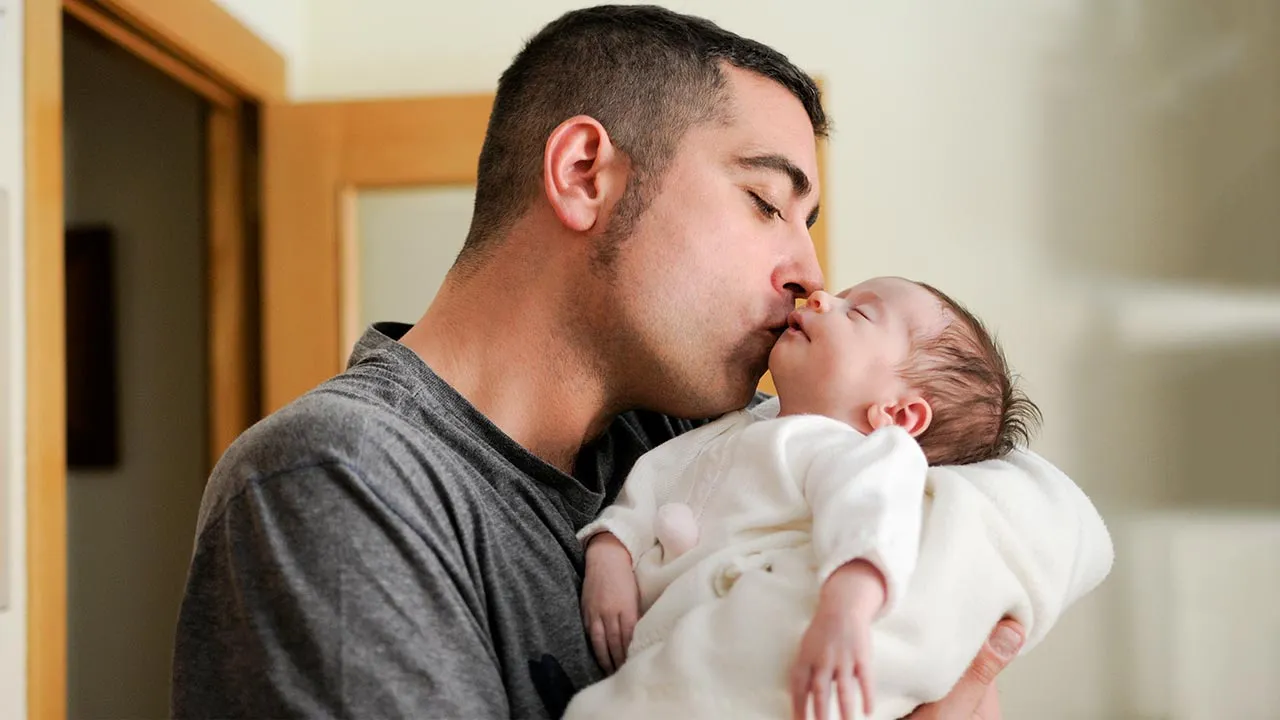 Reasons why you should not kiss a newborn