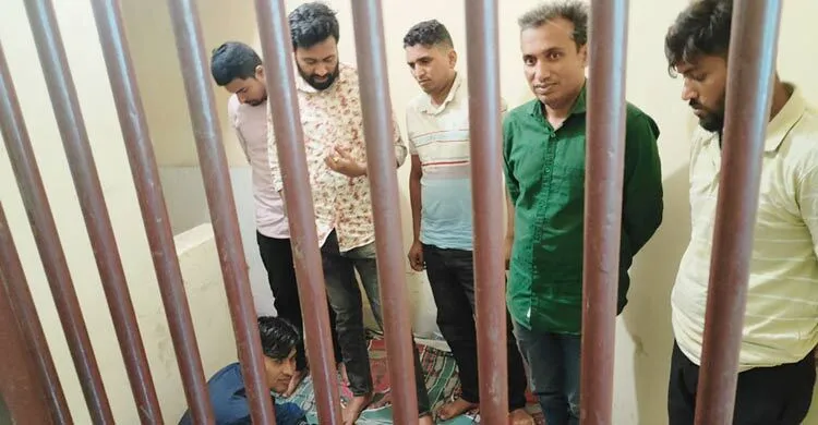বগুড়ায় দুজনকে অপহরণ করে মুক্তিপণ আদায়, ৫ পুলিশ সদস্য আটক