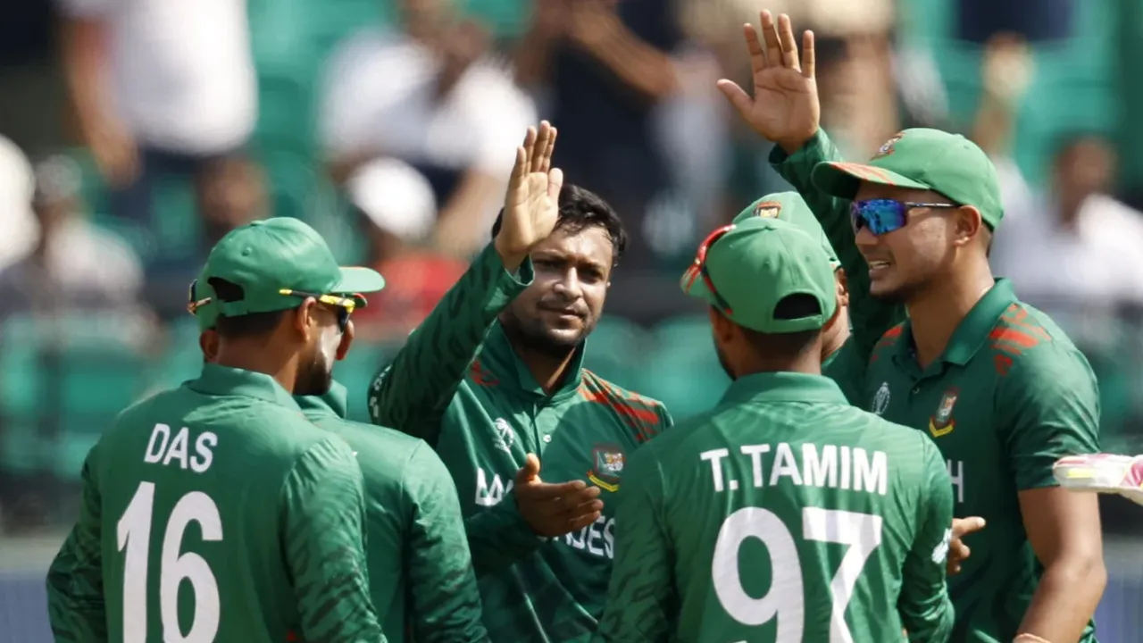 সাকিব-মিরাজের ঘূর্ণিতে ফেঁসে গেল আফগানিস্তান