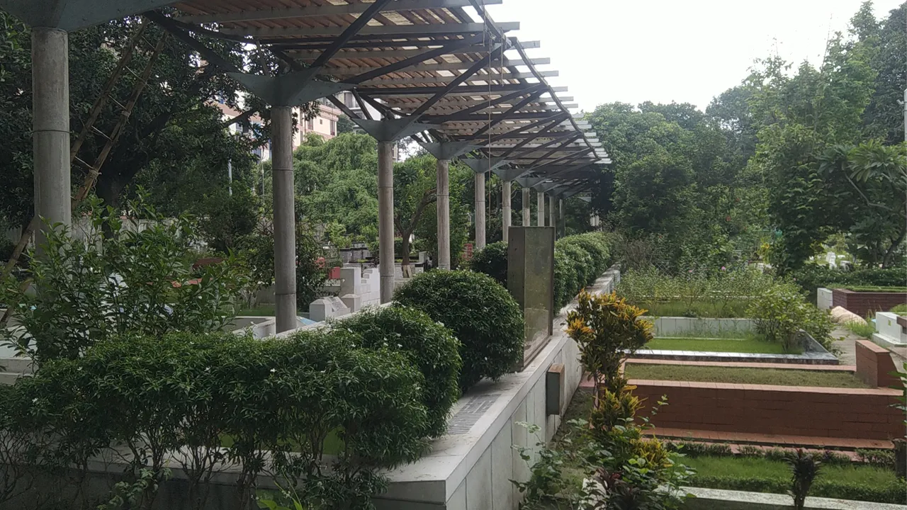 বনানী কবরস্থানে শ্রদ্ধা জানাতে যাননি আওয়ামী লীগের কেউ