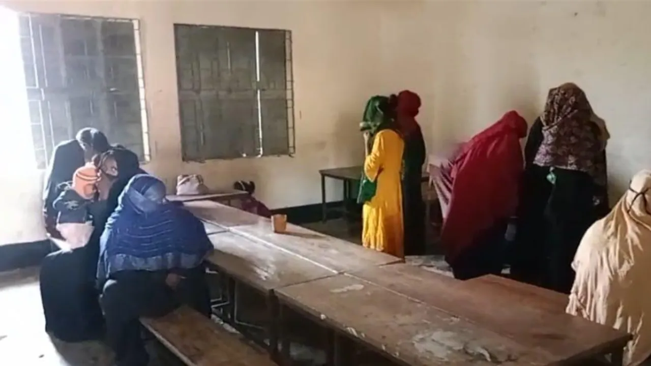 মিয়ানমারে সংঘাত : আশ্রয়কেন্দ্রে অবস্থান করছে ২৮ পরিবারের ১৪০ জন