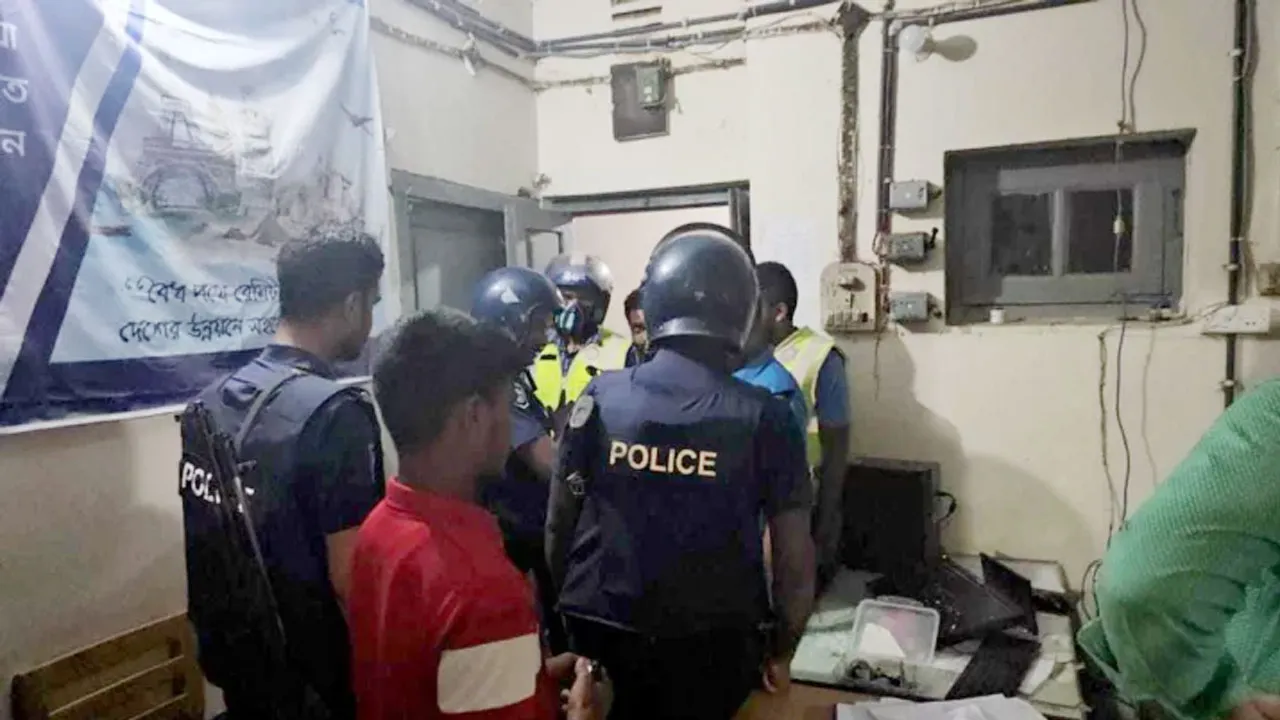 বান্দরবানে সোনালী ব্যাংকের ভল্ট ভেঙে টাকা লুট, ম্যানেজার অপহরণ