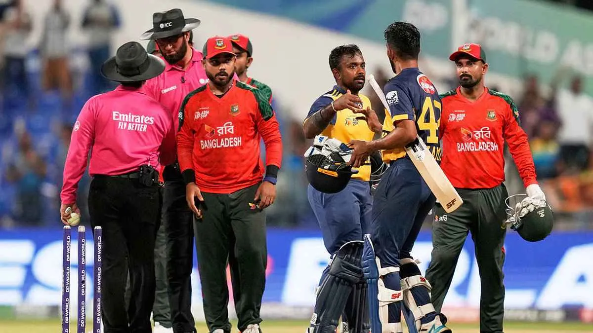 শ্রীলঙ্কার বিপক্ষে বোলিংয়ে বাংলাদেশ