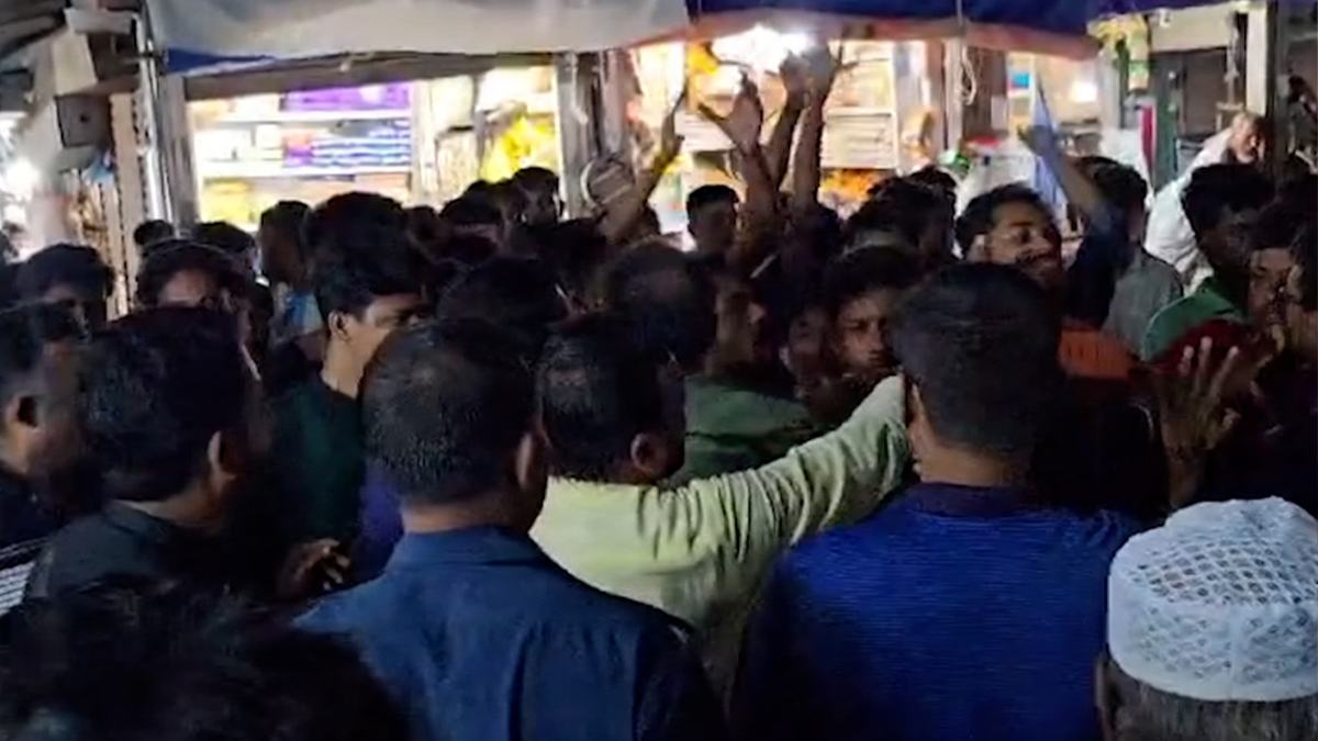 Youth dies while trying to board cargo vessel to attend BNP's Barisal rally