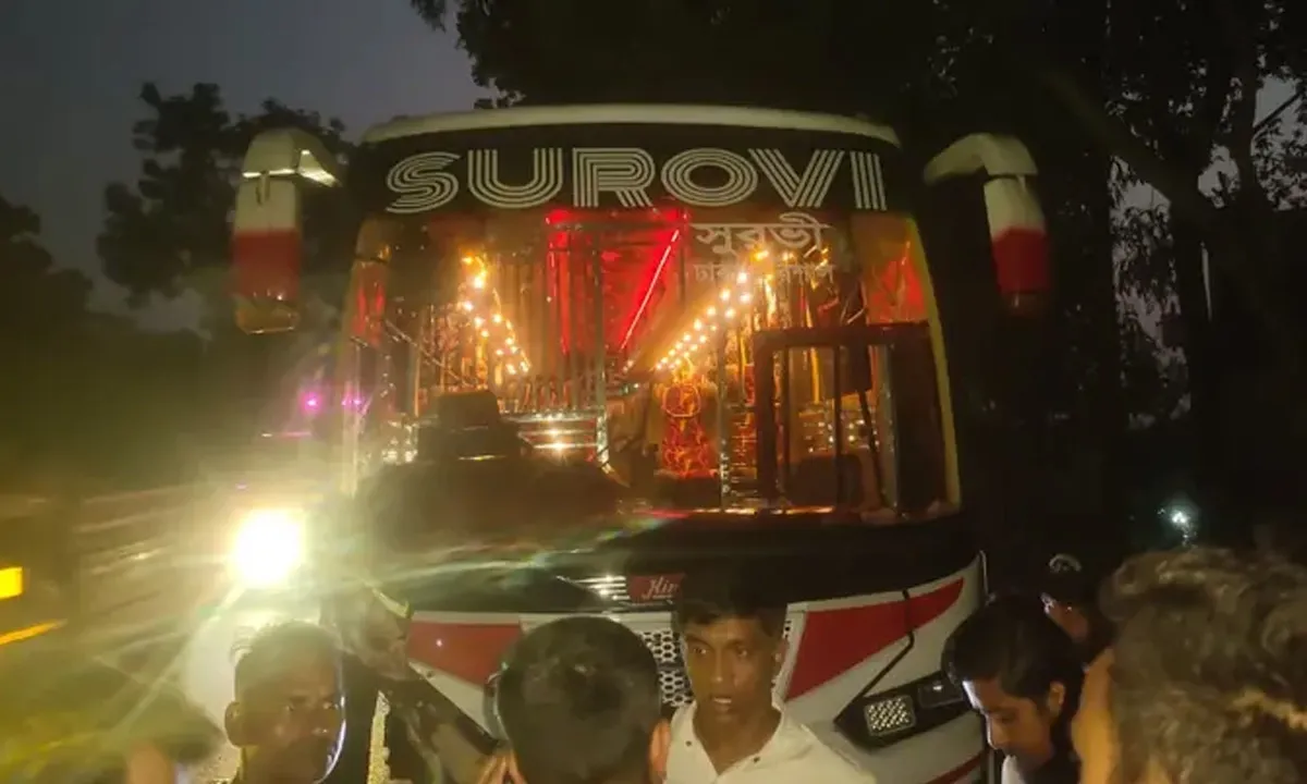 বরিশালে বাস ও মোটরসাইকেল মুখোমুখি সংঘর্ষ, তিন বন্ধু নিহত
