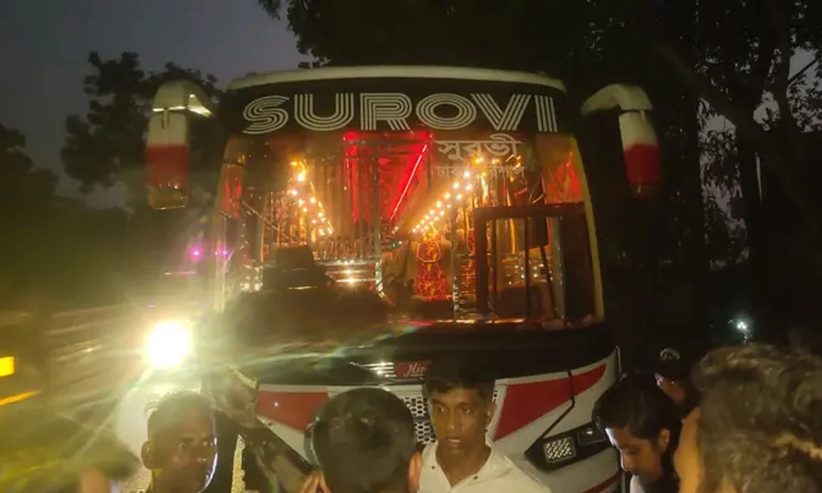 বরিশালে বাস ও মোটরসাইকেল মুখোমুখি সংঘর্ষ, তিন বন্ধু নিহত