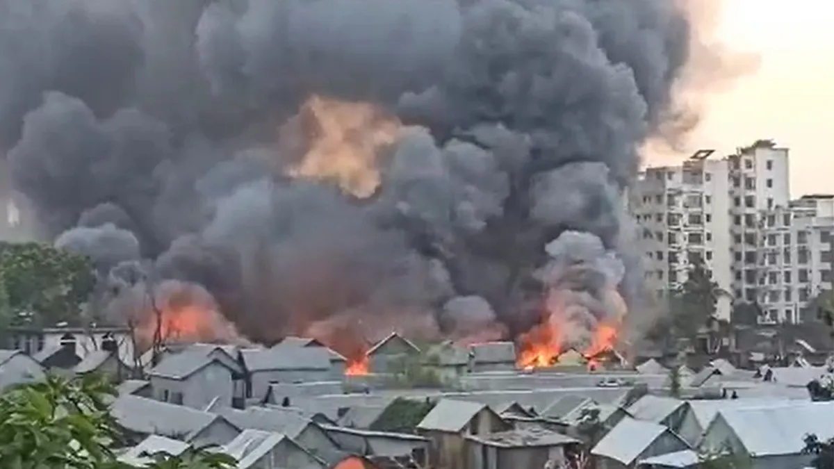 রাজধানীর কড়াইল বস্তিতে ভয়াবহ আগুন