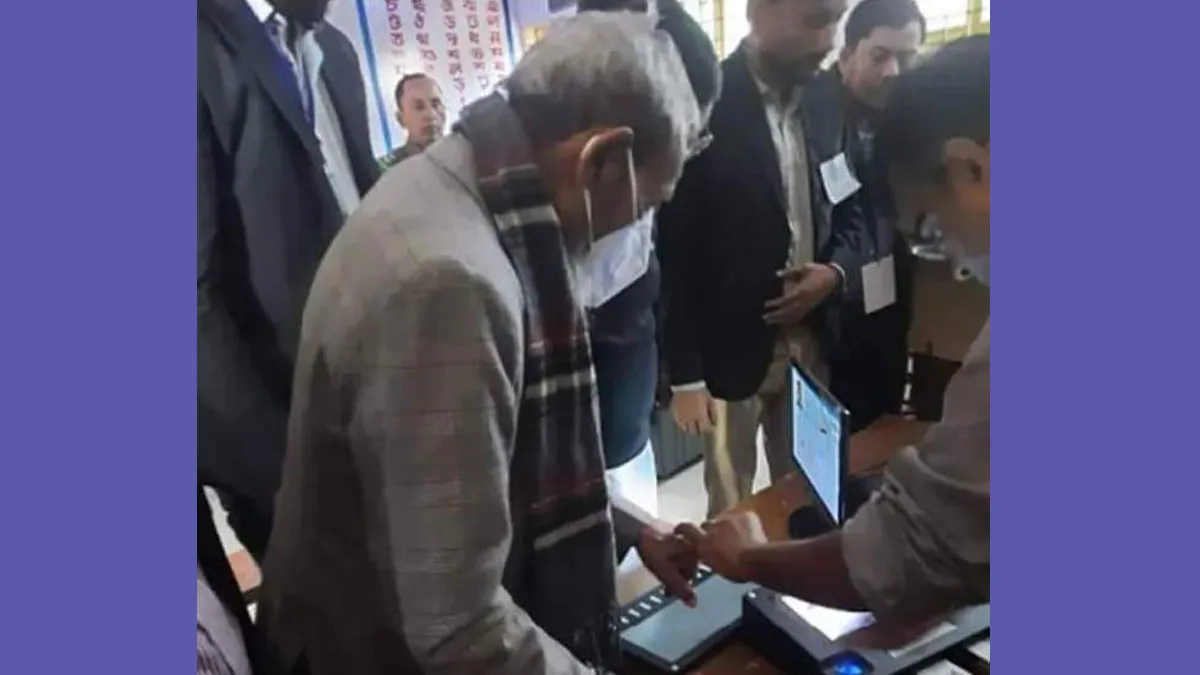 ব্রাহ্মণবাড়িয়ায় ভোট দিয়ে ‘জয় নিশ্চিত’ বললেন সাত্তার ভূঁইয়া