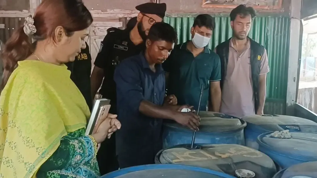 ব্রাহ্মণবাড়িয়ায় অবৈধভাবে মজুত করা ১০ হাজার লিটার জ্বালানি তেল জব্দ