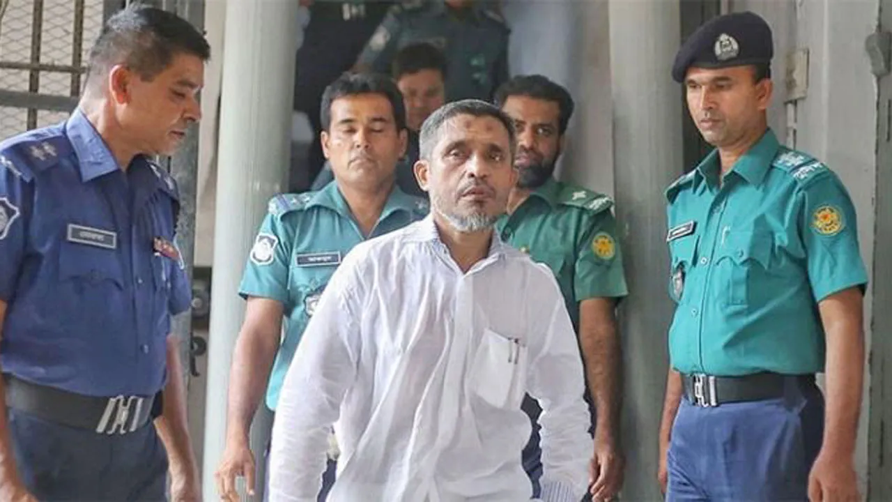 সাকিবকে টপকে বর্ষসেরা বাবর আজম