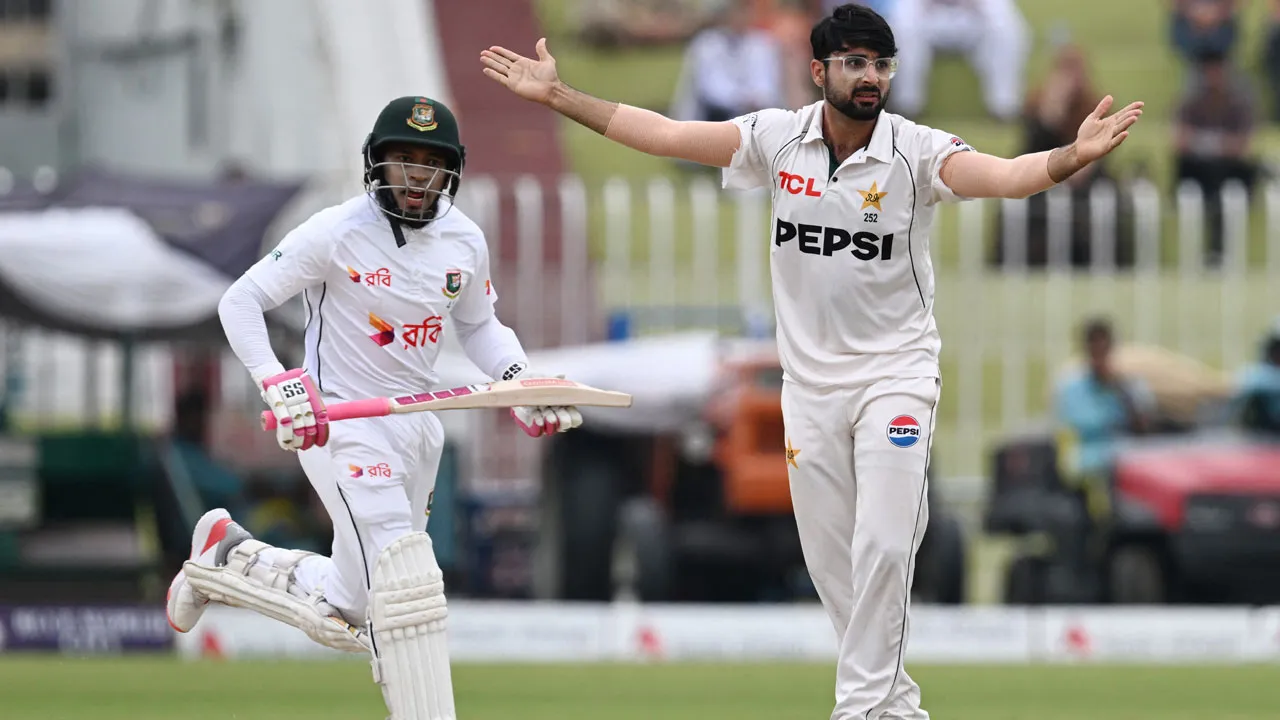 বাঘের থাবায় ‘বাংলাওয়াশ’ পাকিস্তান