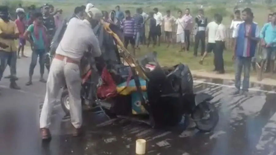 আসামে ট্রাকচাপায় অটোরিকশার ১০ যাত্রী নিহত