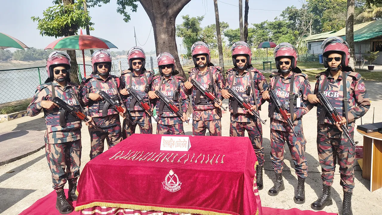 সুনামগঞ্জ সীমান্ত থেকে উদ্ধার হলো ২৪ ইলেকট্রিক ডেটনেটর