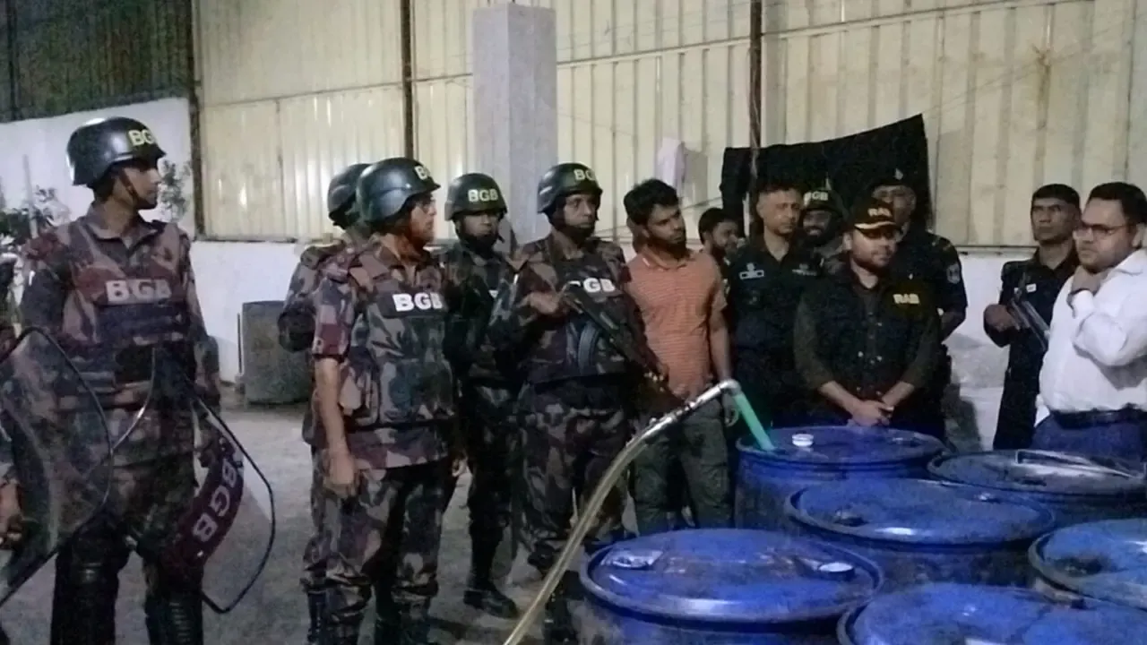 তিন মাসে অবৈধ মজুত ৫ হাজার লিটার ভোজ্যতেল জব্দ