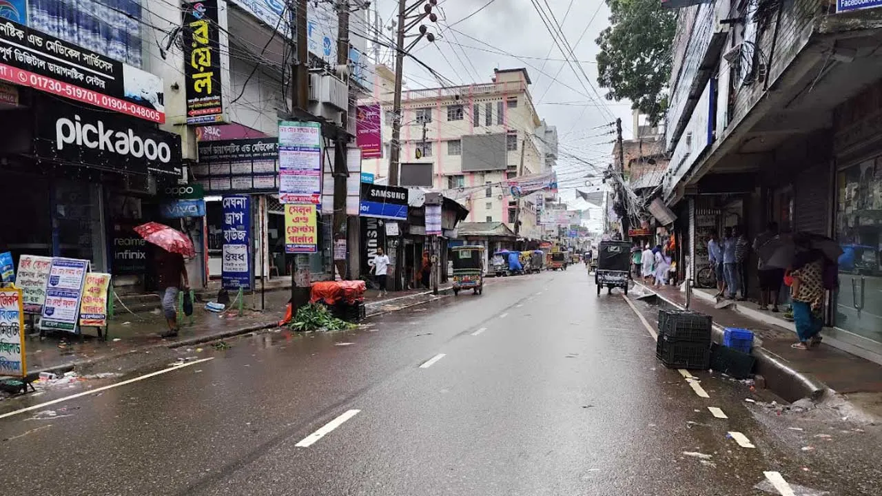 টানা বর্ষণে বিপর্যস্ত ভোলার জনজীবন