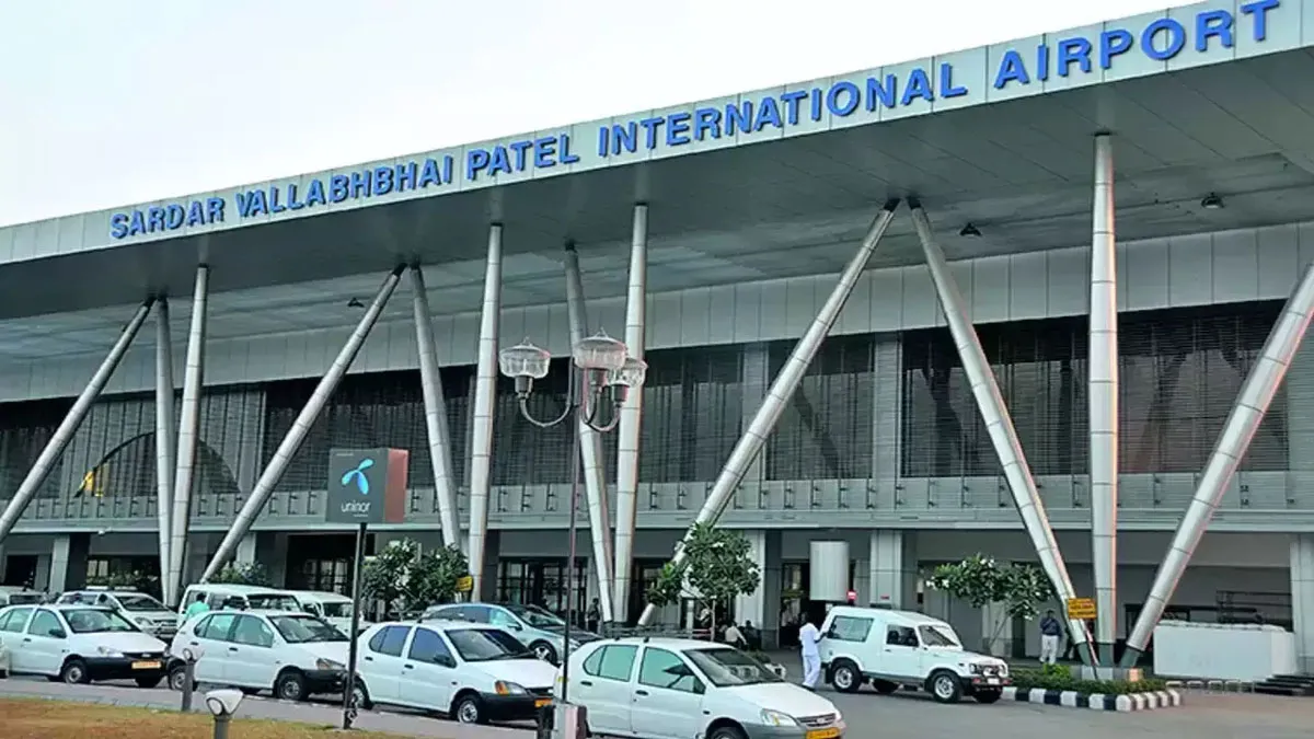 ভারতীয় বিমানবন্দরে বাংলাদেশি শিক্ষার্থীদের ওপর হামলা