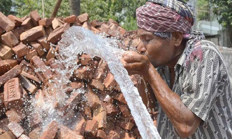 ১২১ বছরের তাপমাত্রার রেকর্ড ভাঙলো ভারত