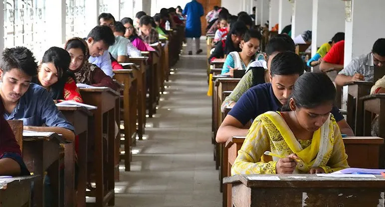 এমবিবিএস ভর্তি পরীক্ষায় আসন প্রতি লড়াই ৩৩