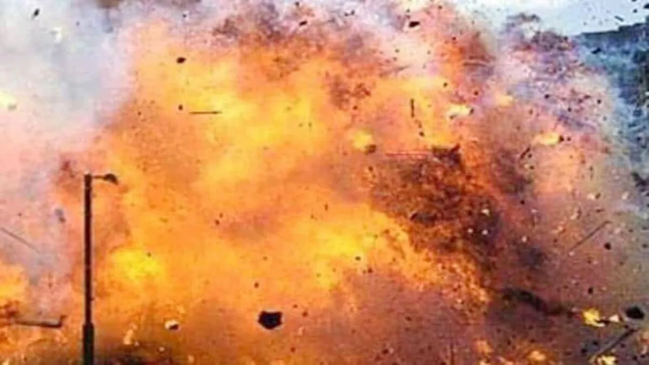 গাজীপুরে কেমিক্যাল ভর্তি ড্রাম বিস্ফোরণে চারজন দগ্ধ