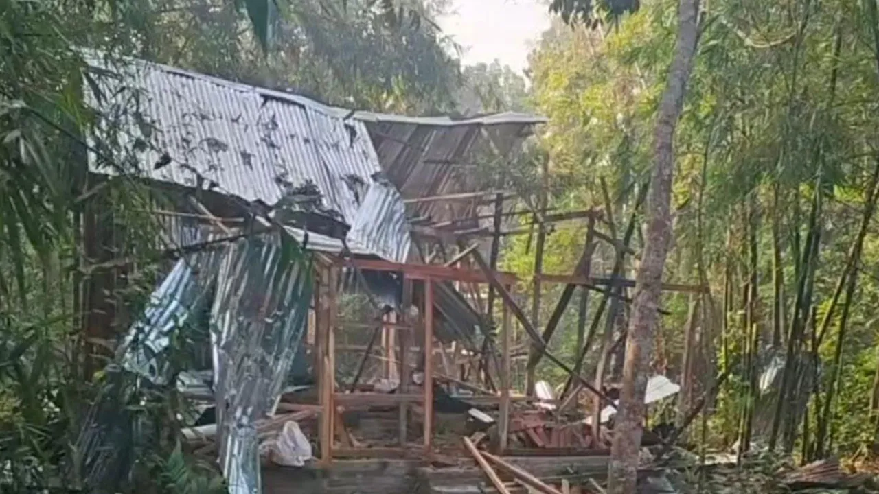 ঘরে ককটেল তৈরির সময় বিস্ফোরণ, প্রাণ গেল যুবকের